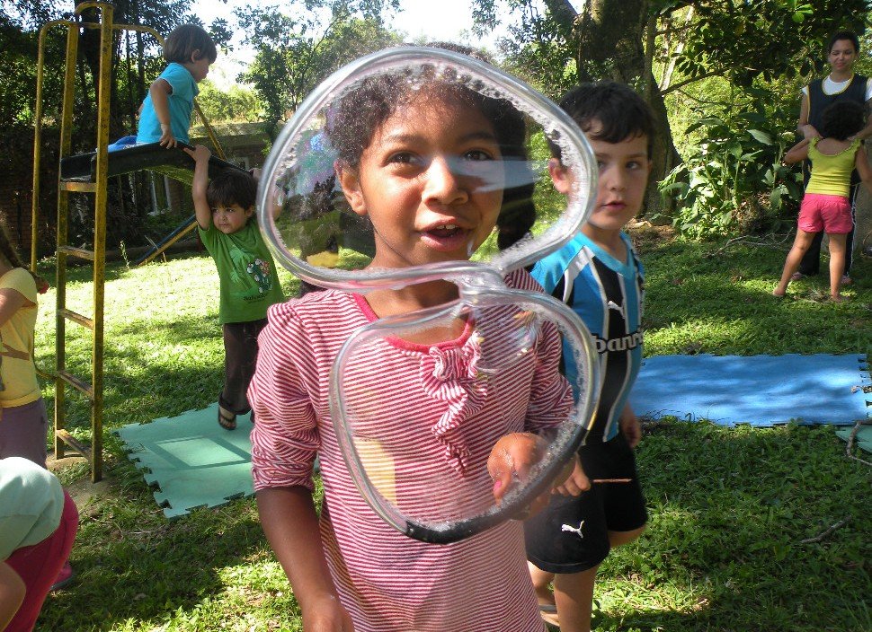 criança escola caminho do meio